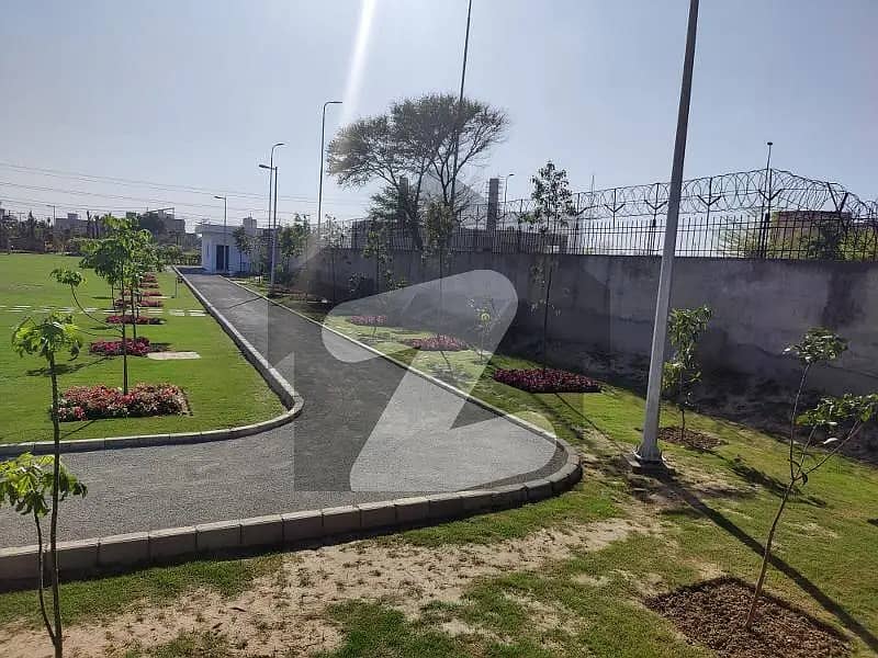 10 MARLA PLOT ON PRIME LOCATION AVAILABLE FOR SALE IN LDA AVENUE 5