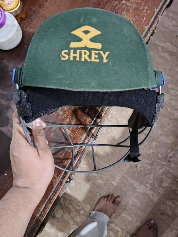 cricket lefti pads good and thigh pad and helmet all good quality 9