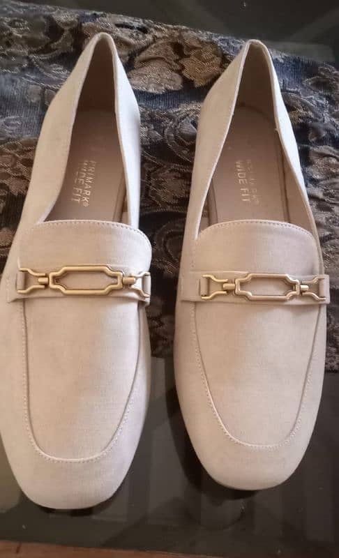 2 pair of ladies shoes for sale 0