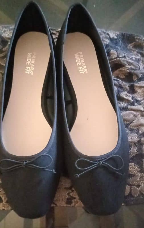 2 pair of ladies shoes for sale 1