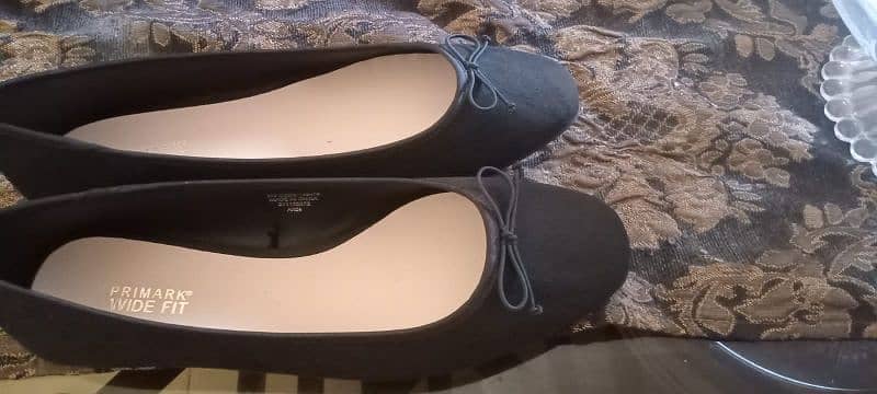 2 pair of ladies shoes for sale 3