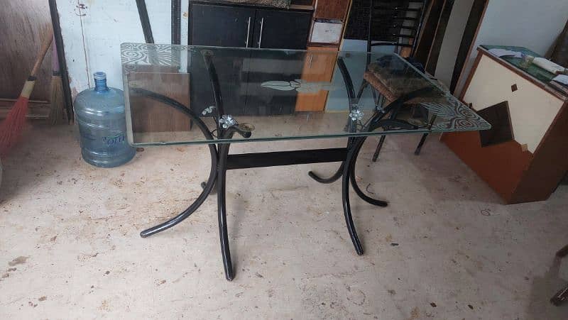 Dining table 0