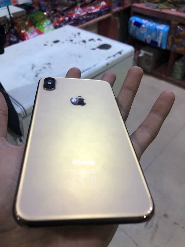 I phone Xs Max 64 GB Gold PTA Approved 0