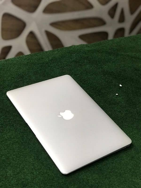 MacBook air 2015 Core i5  8gb ram 128ssd backlight key slim laptop 0