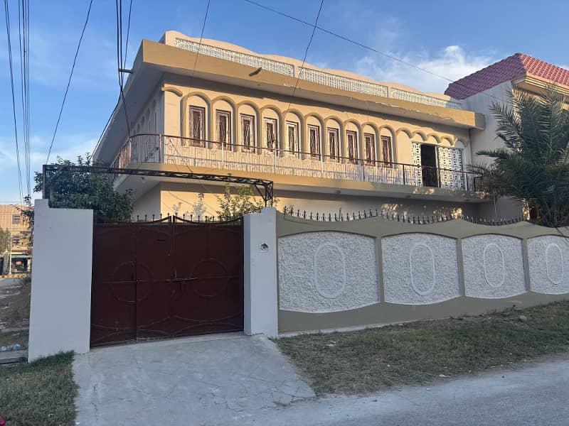 Corner House for sale in bilal town 0