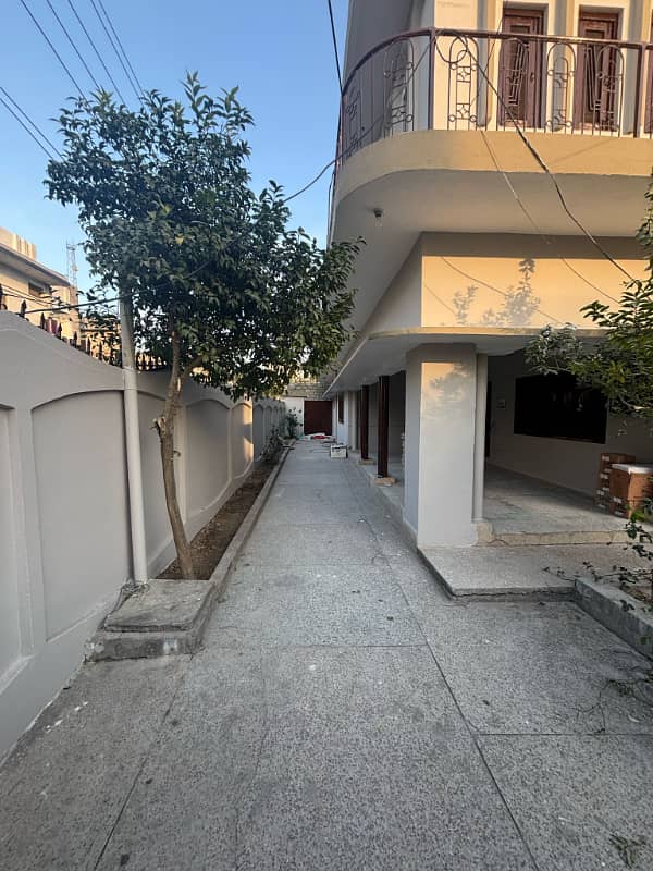 Corner House for sale in bilal town 10