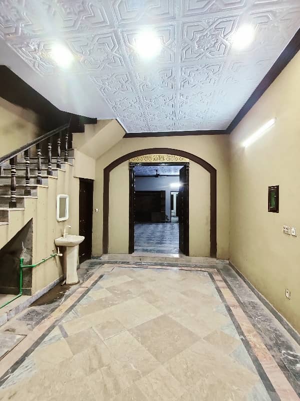 BEAUTIFUL FULL HOUSE PRIME LOCATION KHYABAN E TANVEER CHAKLALA SCHEME III 0