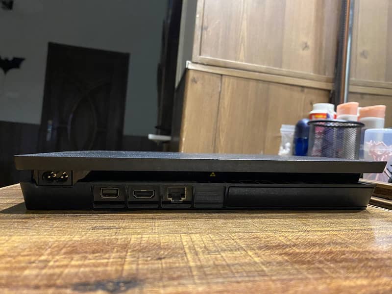 PS4 Slim 500GB - Excellent Condition For Sale 8