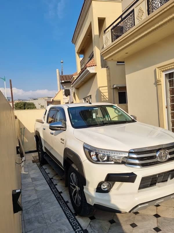 Toyota Hilux Revo 2019 1