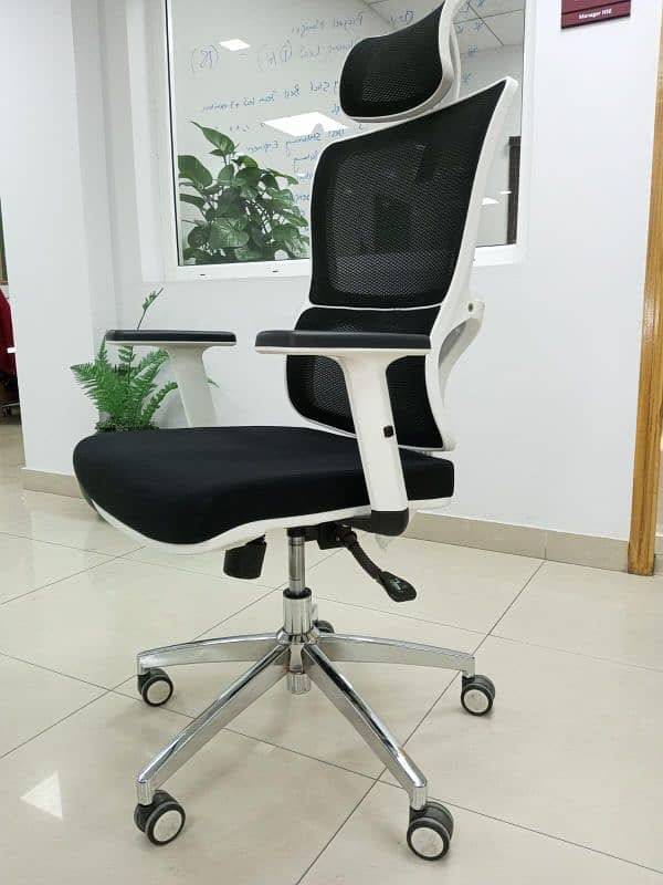 Office Chairs / CEO Chair / boss chair / chairs in Karachi / employe 6