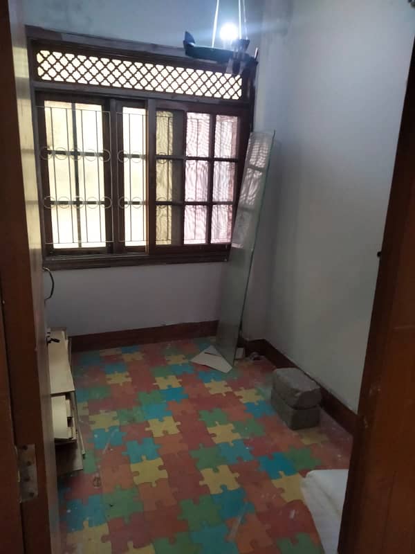 2000SQYFT 3 SIDE CORNER APARTMENT FOR RENT 24