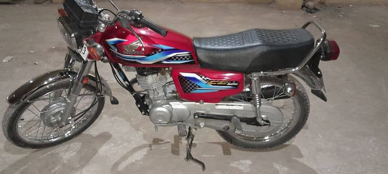 HONDA CG 125 RED COLOR, 2024 MODEL 2