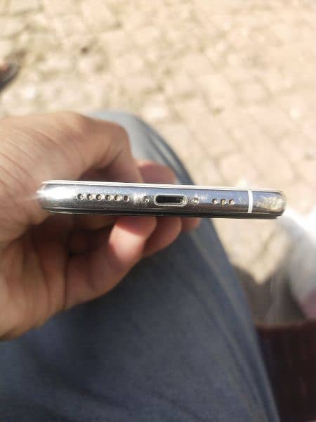 Iphone Xs Non PTA Silver Colour 2