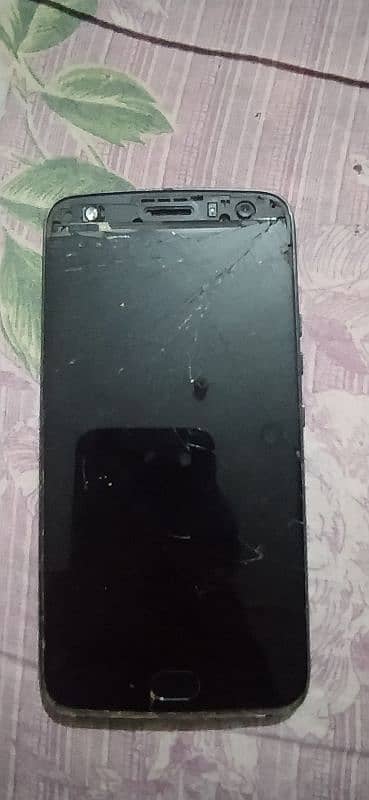 moto x4 panel new condition 10/10 and moto e4 10/7.5 3