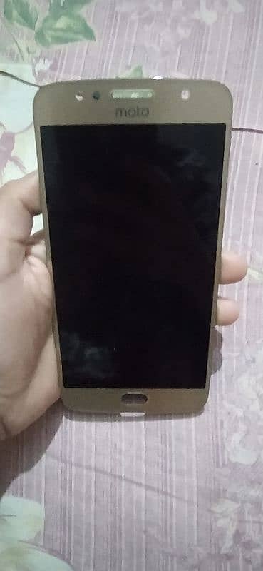 moto x4 panel new condition 10/10 and moto e4 10/7.5 6