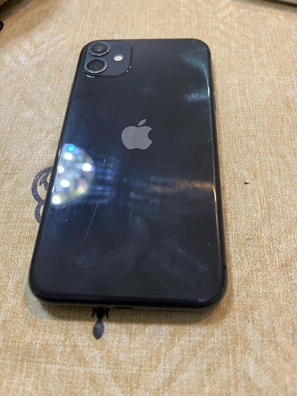 iPhone 11 Black (128 GB) 1