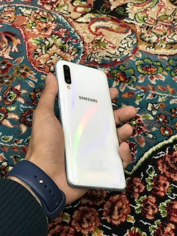 SamsungA50 0