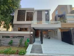 10 Marla House Available For Sale In janiper Block Bahria Town Lahore