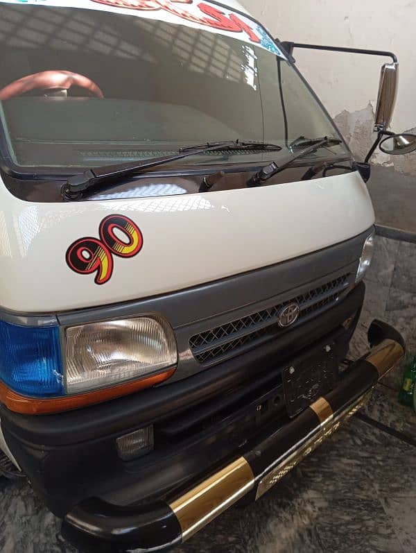 Toyota Hiace/Hiroof 11