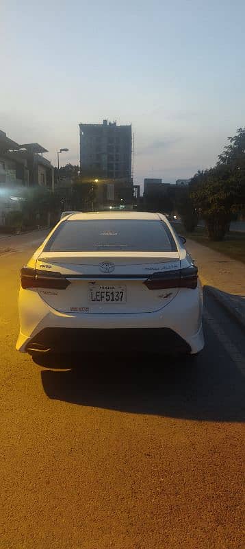 Toyota Corolla Altis 2017 4