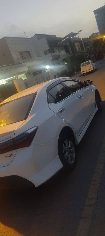 Toyota Corolla Altis 2017 6