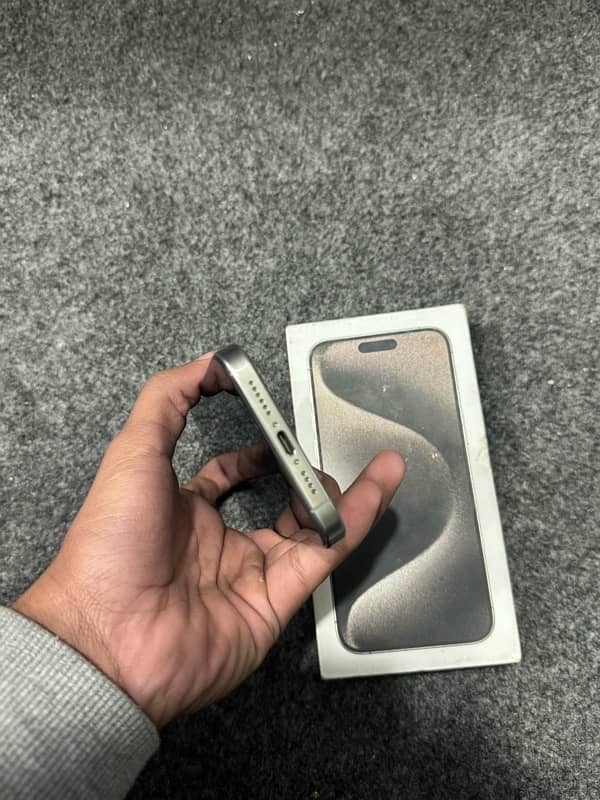 IPHONE 15 PRO MAX 256GB 4