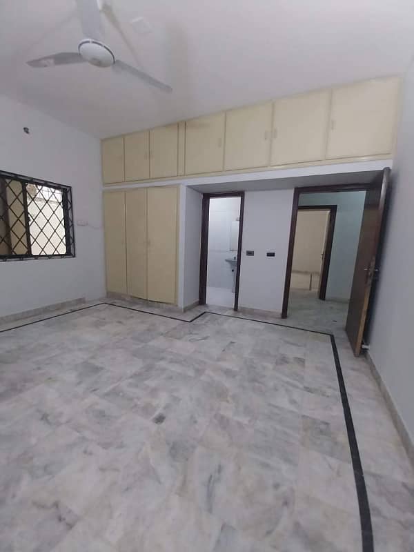 PORTIONS RENT 500 YARDS PORTION khy nishat comm facing 9