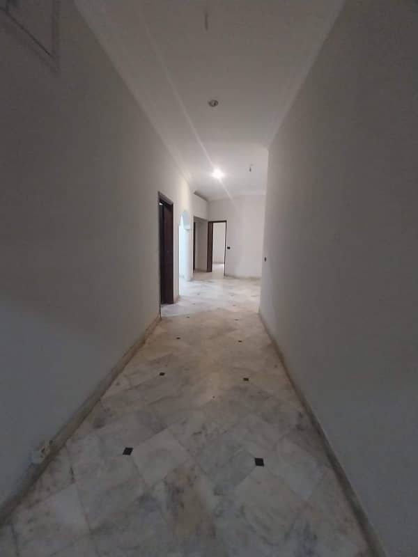 PORTIONS RENT 500 YARDS PORTION khy nishat comm facing 11