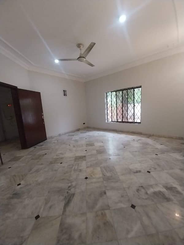 PORTIONS RENT 500 YARDS PORTION khy nishat comm facing 12