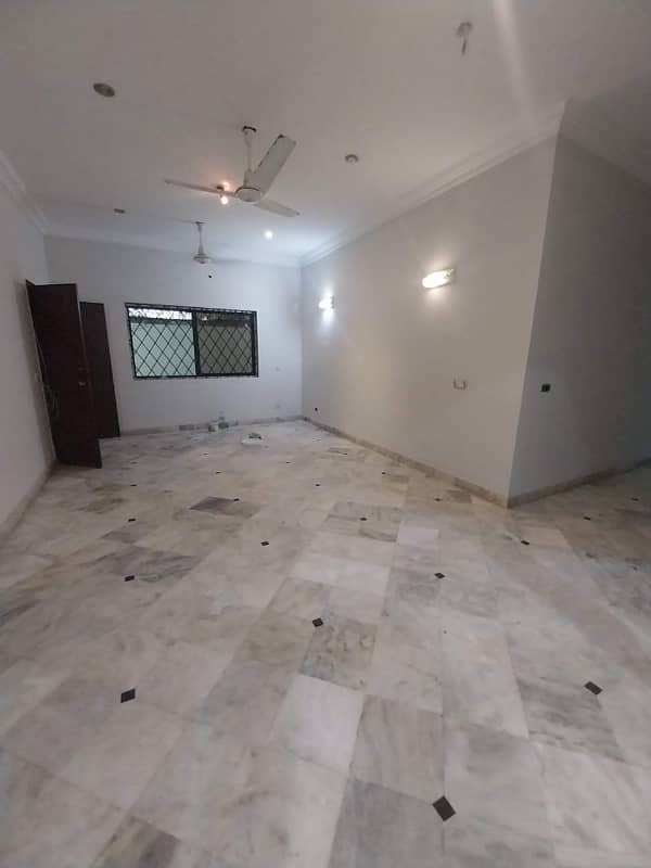 PORTIONS RENT 500 YARDS PORTION khy nishat comm facing 17