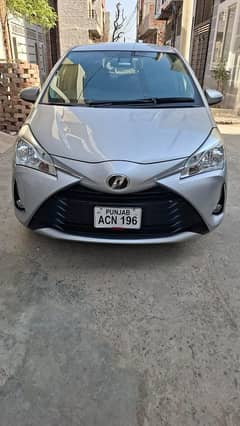 Toyota Vitz 2017 model 2021 import . register 2021.100% jenioun