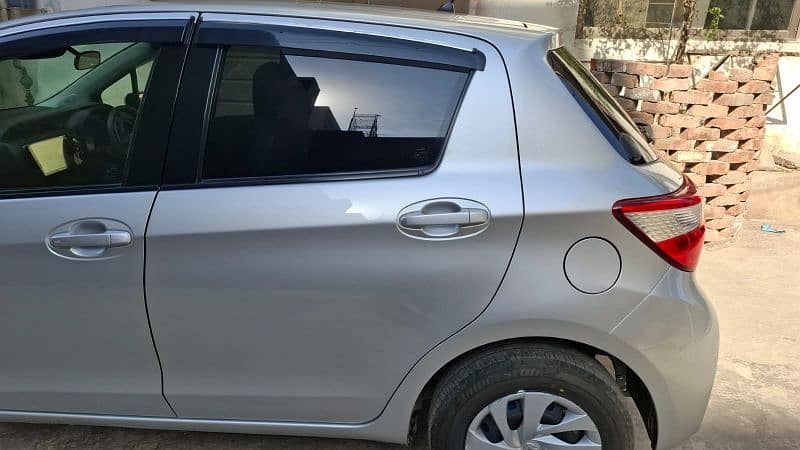 Toyota Vitz 2017 model 2021 import . register 2021.100% jenioun 5