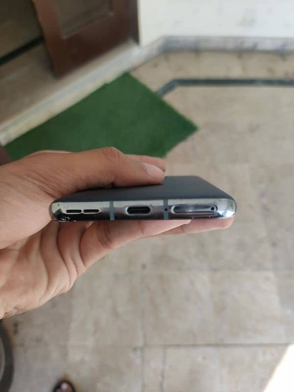 OnePlus 9 Pro 5G (12/256GB) - Cracked Front & Back, Fully Functional 4