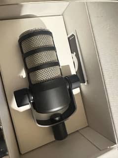 Rode PodMic Dynamic Podcasr Microphone Broadcast-Quality Sound