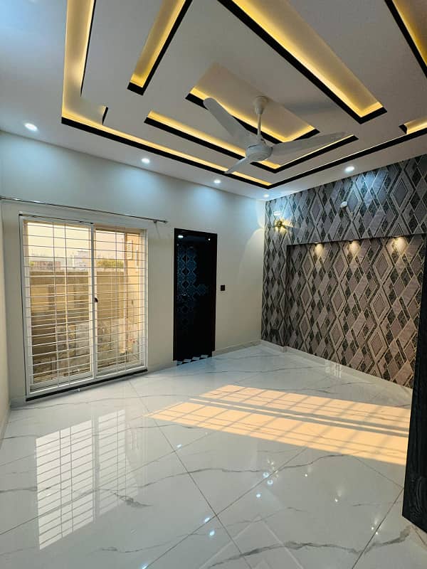 5 Marla Brand New Luxurious House For Sale At Reasonable Price In Park View City Lahore. 7