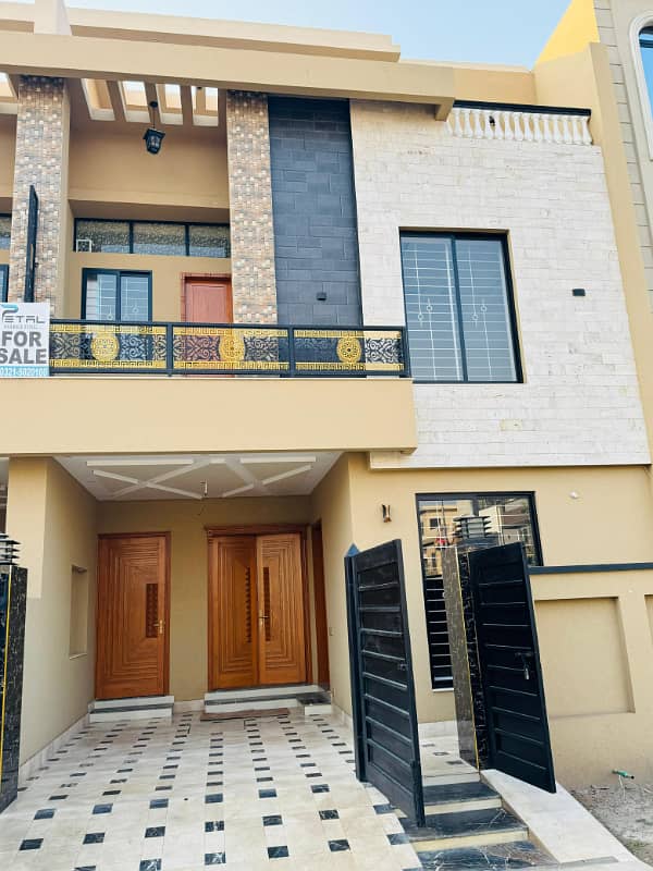 5 Marla Beautifully Designed House For Sale And Direct Meeting With Owner In Park View City Lahore. 0