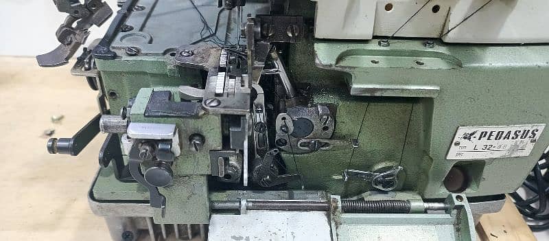 Overlocker Machine PEGASUS L-32 8