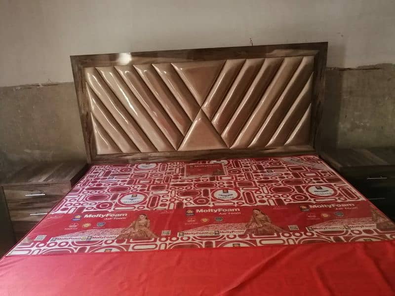 Bedroom Furniture Set For Sale 0