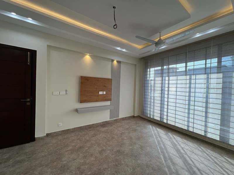 10 Marla House For Sale In Paragon City Lahore 24