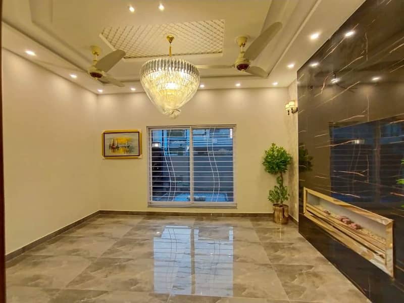 01 Kanal Modern Design House For Rent In DHA Phase 3 Lahore. 2