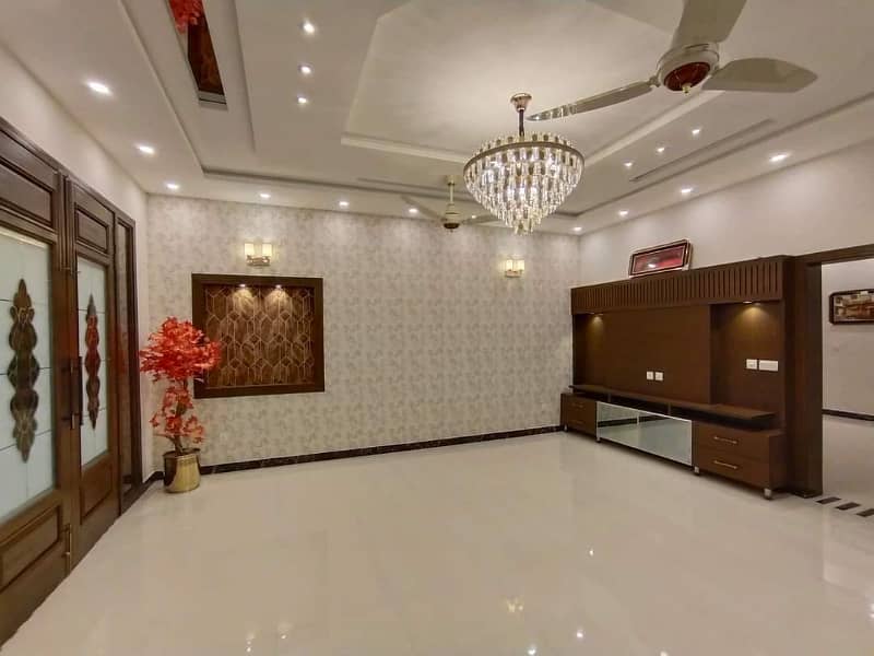 01 Kanal Modern Design House For Rent In DHA Phase 3 Lahore. 3