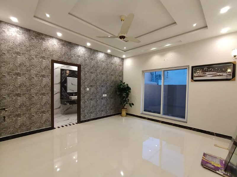 01 Kanal Modern Design House For Rent In DHA Phase 3 Lahore. 6