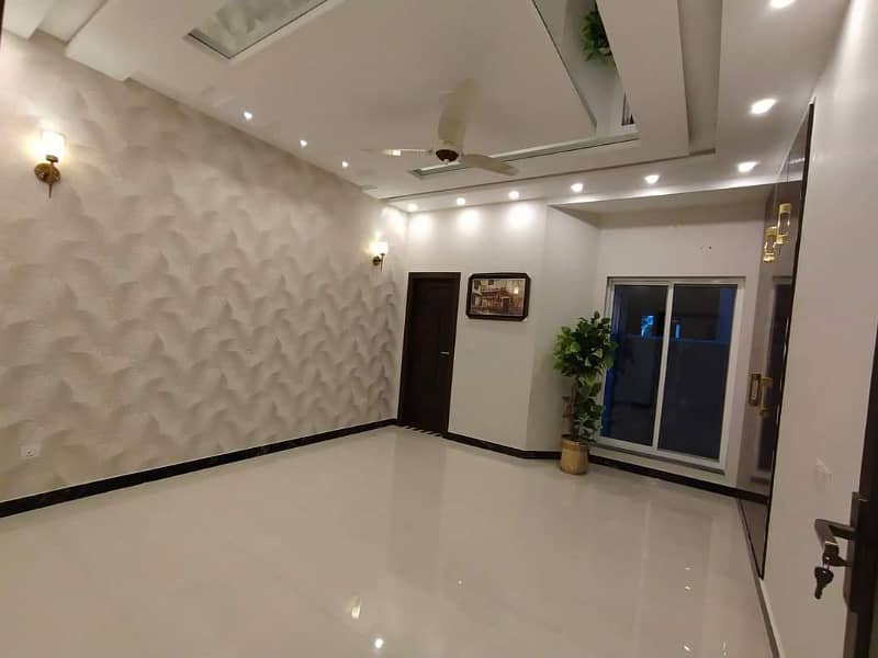 01 Kanal Modern Design House For Rent In DHA Phase 3 Lahore. 12