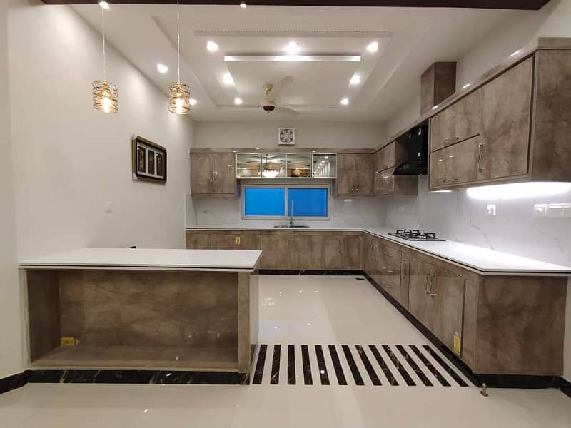 01 Kanal Modern Design House For Rent In DHA Phase 3 Lahore. 17