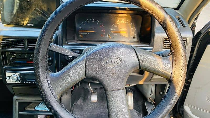 KIA Classic 2004 4