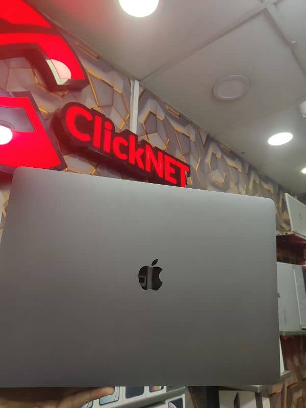 MacBook pro i7 2019 2