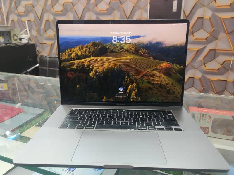 MacBook pro i7 2019 3