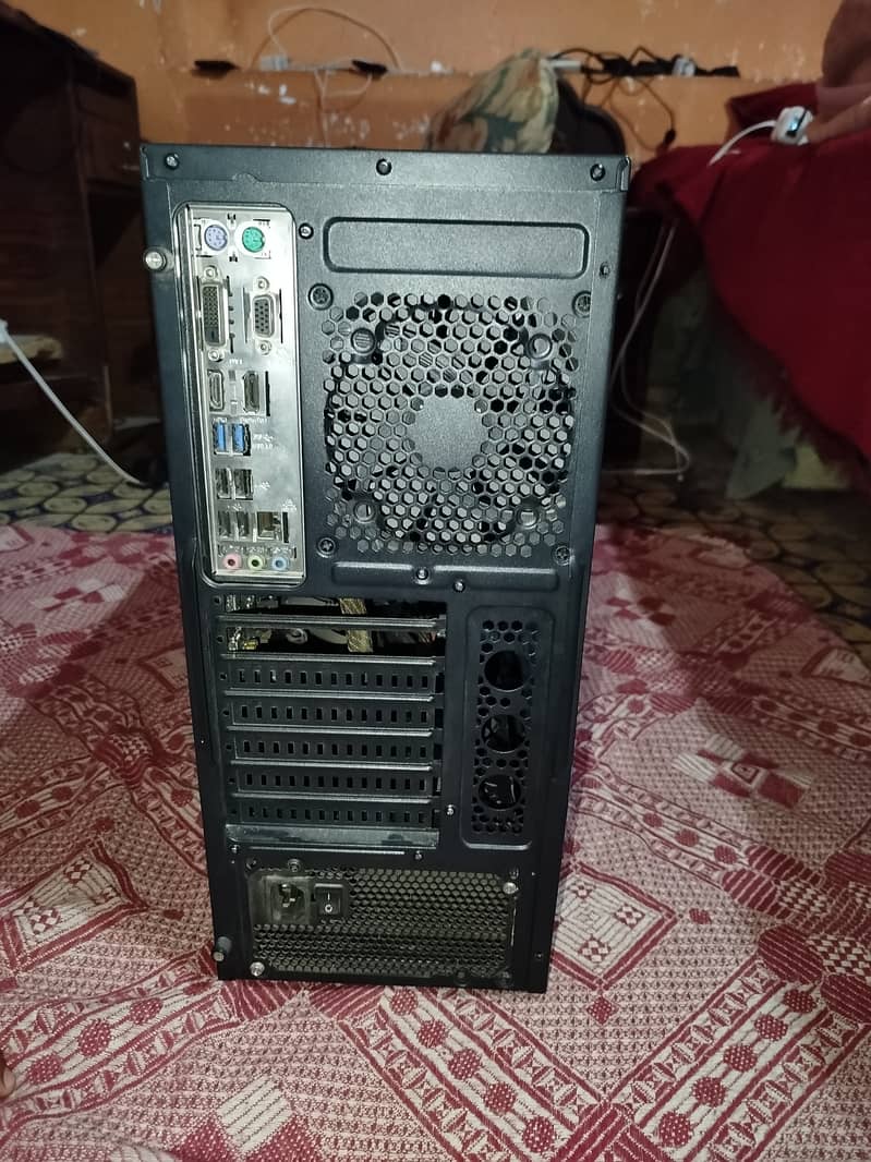 Powerful 6th Gen Intel i7 Gaming PC – 16GB RAM, 500GB HDD + 256GB SSD 5