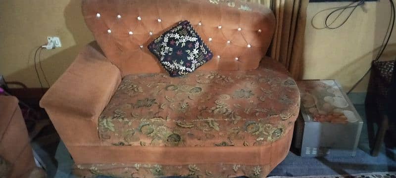 7 seater sofa set condition used 0