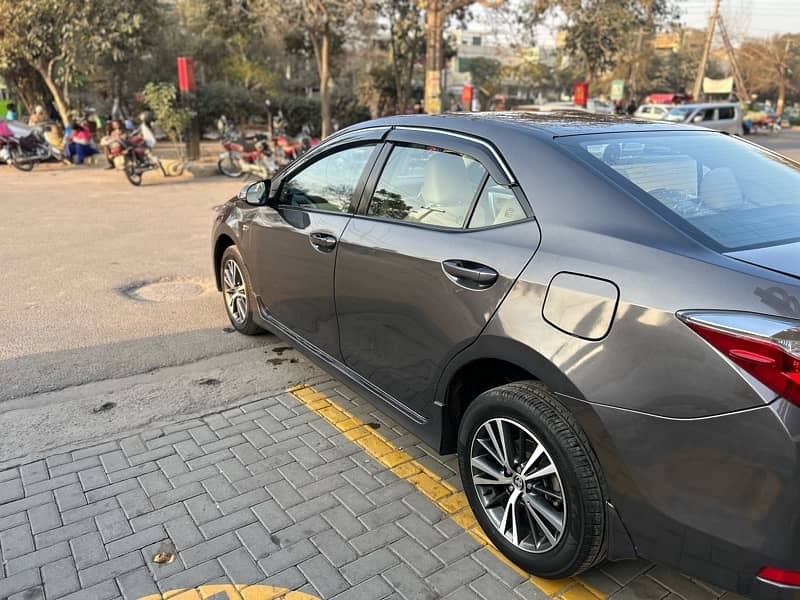 Toyota Corolla Altis 2018 5